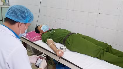 Trung uý Công an kịp thời hiến máu cứu người