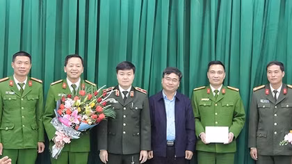 Công an Sơn La khen thưởng tập thể, cá nhân phá thành công chuyên án ma túy lớn