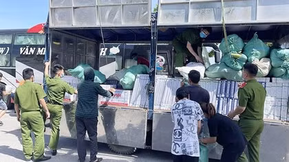 Ủng hộ 5 tấn nhu yếu phẩm, vật tư phục vụ phòng chống dịch chi viện miền Nam
