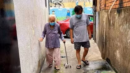 Cụ bà 92 tuổi nhiều bệnh nền mắc COVID-19 đã xuất viện