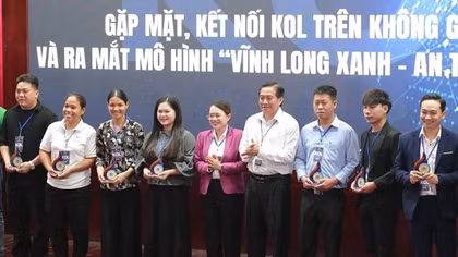 Công an Vĩnh Long tăng cường đấu tranh với thông tin xấu, độc trên không gian mạng
