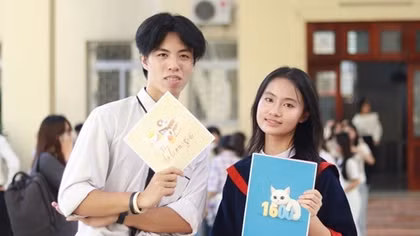 Hai sinh viên Đại học Bách khoa có điểm cao thuộc Top 1% thế giới mở lớp học SAT miễn phí