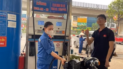 Kéo dài việc giảm thuế nhập khẩu một số mặt hàng xăng dầu về 0% đến 30/6