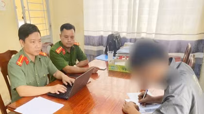 Hiểm họa từ các nhóm “báo chốt” Cảnh sát giao thông