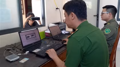 Công an cấp xã ở Đà Nẵng và Quảng Ngãi thực hiện “nhiệm vụ kép” trong những ngày nghỉ lễ
