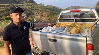 Bắt vụ nghi vận chuyển khoảng 900 lít xăng qua biên giới