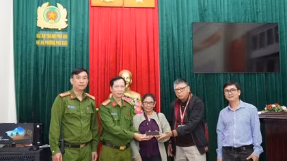 Đối tượng cướp giật điện thoại của du khách nước ngoài sa lưới
