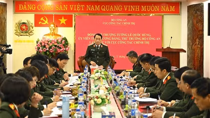 Tiếp tục đổi mới, nâng cao hiệu quả công tác chính trị trong Công an nhân dân
