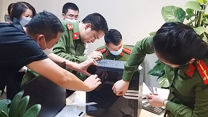 Quyết tâm không khoan nhượng với tham nhũng, tiêu cực