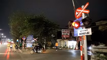 Một phút vội vàng băng qua đường sắt có thể nhận lại hậu quả nặng nề