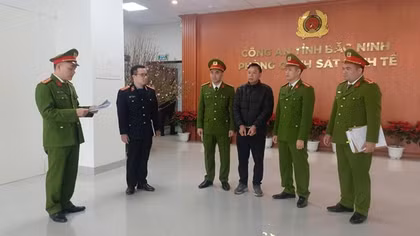 Chủ cơ sở trộn hoá chất gây ung thư vào hàng tấn riềng xay để bán cho người tiêu dùng