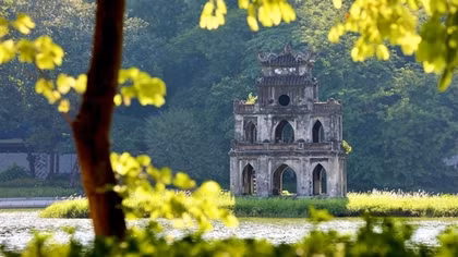 Miền Bắc nắng đẹp, Nam Bộ mưa rào trái mùa