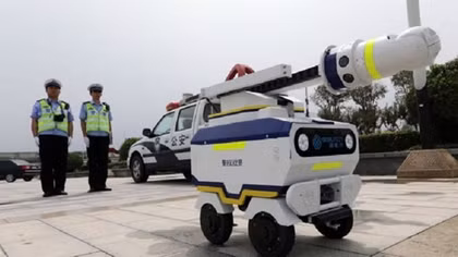 Robot cảnh sát