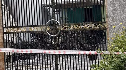 14 xe gắn máy cháy trơ khung trong sân nhà dân