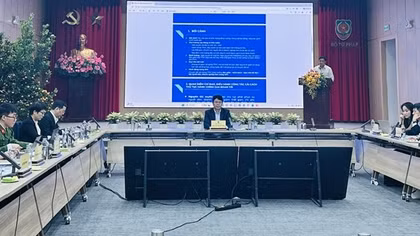 Lấy người dân và doanh nghiệp làm trung tâm trong quản lý thủ tục hành chính