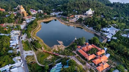 Đỉnh thiêng Núi Cấm thắp sáng ước nguyện