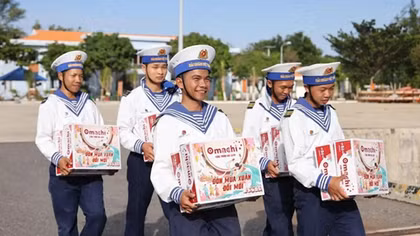 Omachi mang tinh thần đổi mới tới chiến sĩ đảo xa