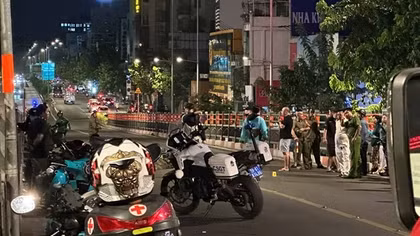 Va chạm liên hoàn trên cầu vượt Hoàng Hoa Thám, 2 người thương vong
