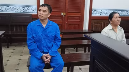 Kẻ môi giới, người mua dâm trẻ dưới 16 tuổi cùng lãnh án
