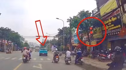 Người dân ghi hình báo CSGT, tài xế taxi vượt đèn đỏ bị phạt 19 triệu đồng