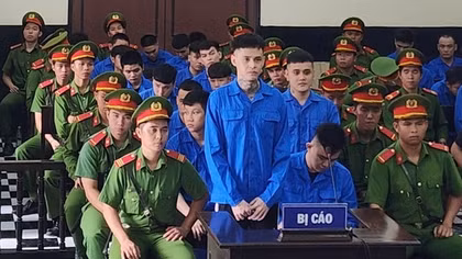 Tuyên án 31 bị cáo trong vụ bắn nhau vì tiền xăm hình