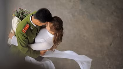 Khi em làm vợ Công an