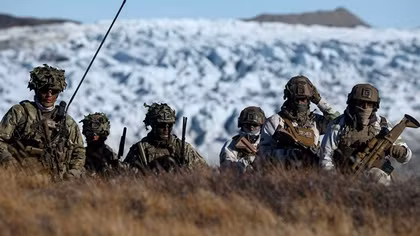 Pháp, Đức điều quân tới Greenland