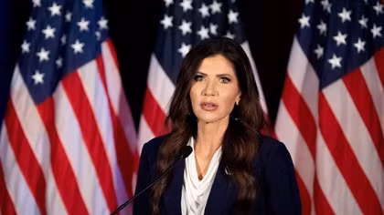 Ông Trump sa thải Bộ trưởng An ninh Nội địa Kristi Noem