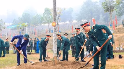 Bảo vệ môi trường sinh thái, xây dựng Thủ đô xanh, sạch đẹp