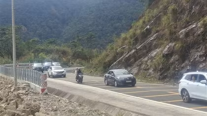 Thông xe hai chiều qua đèo Khánh Lê sau thời gian dài khắc phục sự cố sạt lở