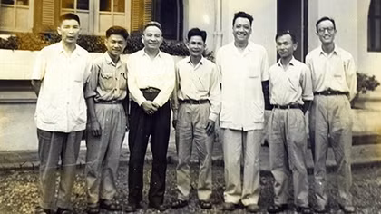 Đồng chí Trần Quốc Hoàn - Nhà lãnh đạo đặt nền móng xây dựng Công an nhân dân Việt Nam luôn hoàn thành xuất sắc mọi nhiệm vụ