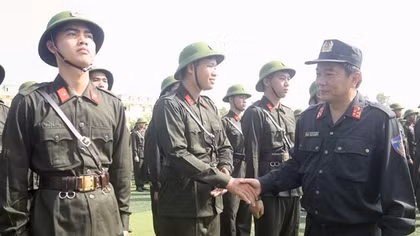 Hơn 1.300 tân binh bước vào thời gian huấn luyện tại Trung đoàn CSCĐ Đông Nam TP Hồ Chí Minh