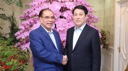 Chủ tịch nước Lương Cường chúc Tết nguyên Tổng Bí thư Nông Đức Mạnh