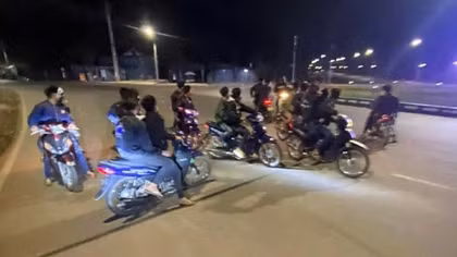 Xử lý nhóm thanh thiếu niên càn quấy giao thông