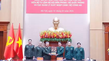 Phối hợp tạo thuận lợi cho hoạt động giao thương, du lịch, đối ngoại, bảo đảm yêu cầu quốc phòng, an ninh