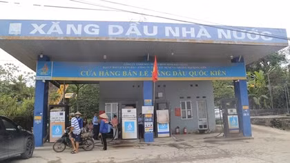 Phạt 15 triệu đồng cửa hàng xăng dầu tự ý ngừng bán