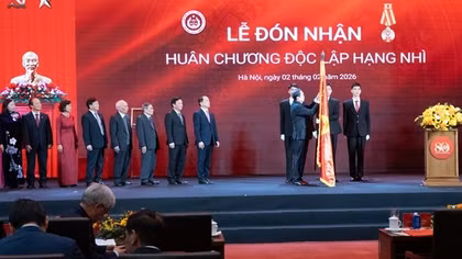 Ủy ban Pháp luật và Tư pháp của Quốc hội đón nhận Huân chương Độc lập hạng Nhì