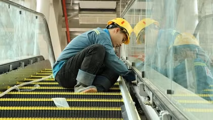 Xuyên Tết lắp đặt thiết bị tại nhà ga sân bay Long Thành