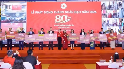 Nam A Bank trao tặng 10 tỷ đồng hưởng ứng Tháng Nhân đạo năm 2026