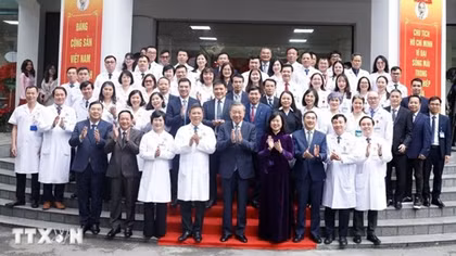 Tổng Bí thư Tô Lâm: Thầy thuốc là điểm tựa của người bệnh trong thời khắc khó khăn nhất