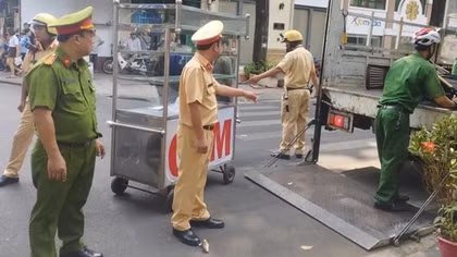 TP Hồ Chí Minh “chuyển đổi sinh kế” để người bán hàng không phải bám víu vào vỉa hè