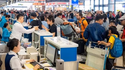 Thêm gần 5.000 hành khách bay từ Việt Nam đi qua Trung Đông phải hủy chuyển