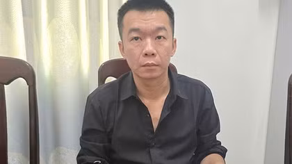 Thêm một đối tượng trong vụ dàn cảnh lừa bán thiên thạch ra đầu thú