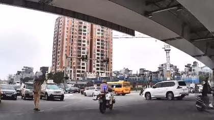 CSGT mở đường đưa bệnh nhân viêm ruột thừa cấp đi cấp cứu kịp thời