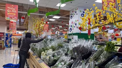 Ngày mùng 5 Tết: Rau xanh, đậu phụ đắt hàng