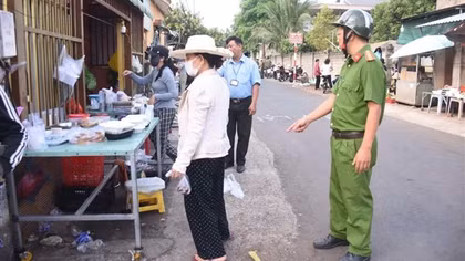 TP Hồ Chí Minh: “Cuộc chiến” không khoan nhượng với vi phạm lòng, lề đường
