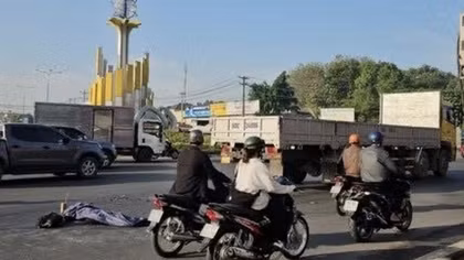 2 anh em bị xe tải tông trên đường đến công ty làm việc