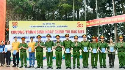 Đại học CSND tặng nhà tình nghĩa, trao quà trị giá 350 triệu đồng