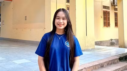 Giấc mơ khoác lên mình màu áo Công an của nữ sinh nghèo trường chuyên