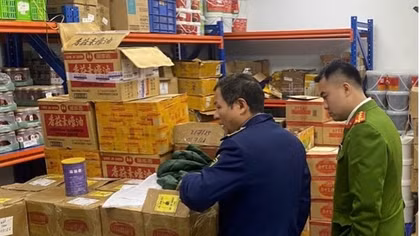 Phát hiện 1,5 tấn nguyên liệu thực phẩm không rõ nguồn gốc cung cấp cho các cửa hàng lẩu